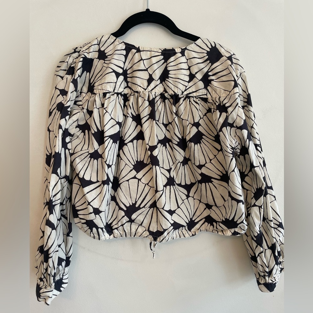 H&M navy and white printed long sleeve blouse top cinch tie hem